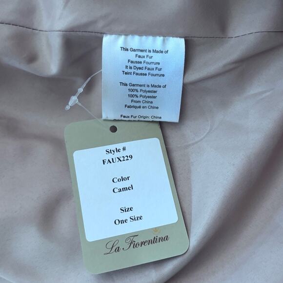 NWT La Fiorentina Faux Fur Cape Poncho Jacket with pockets Camel OS - Picture 6 of 7